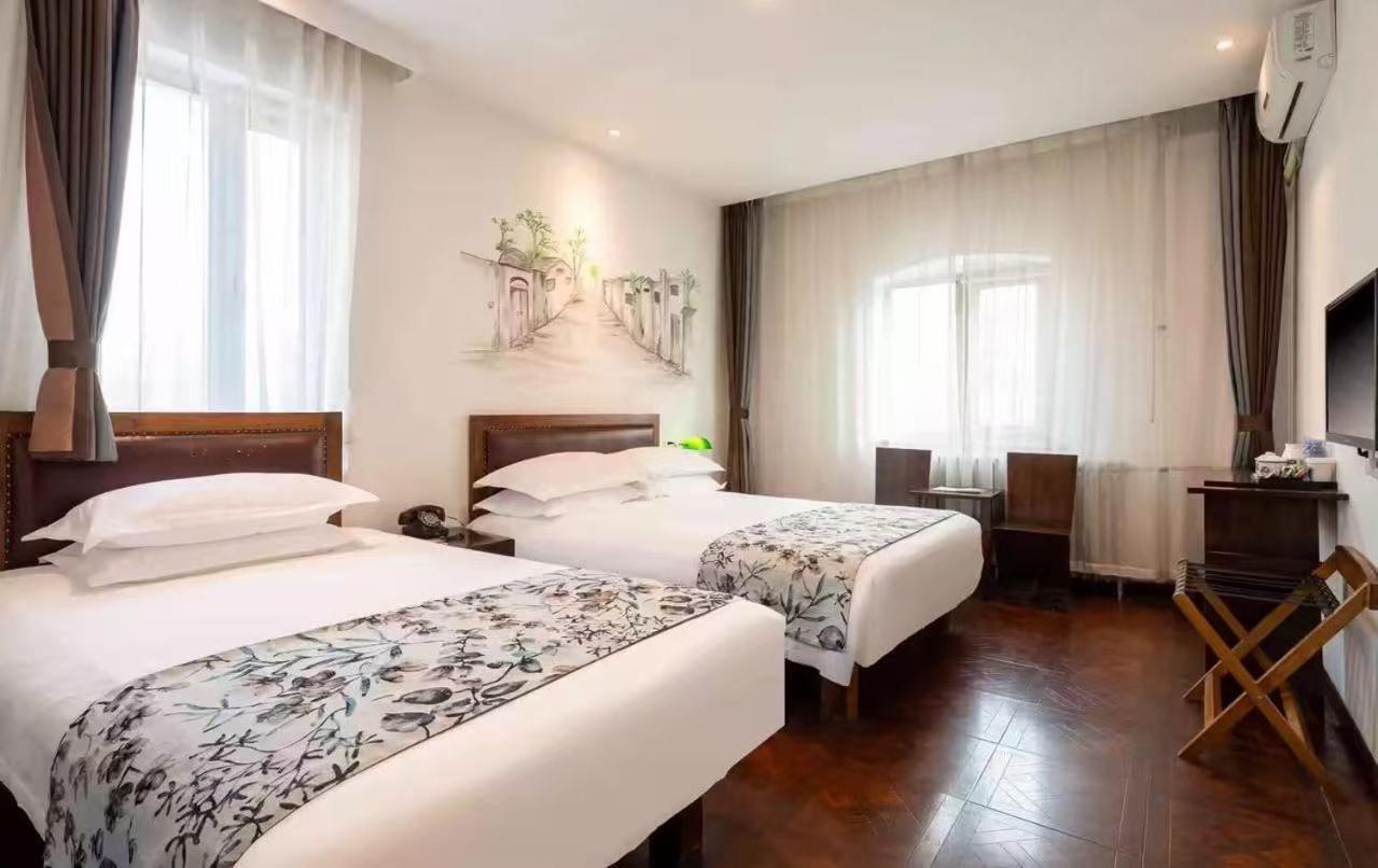 Hotel Nostalgia Guozijian Ghost Street - Near Temple, Beihai Park, Jingshan Park, Drum Tower, Houhai Bar Street, Tian'anmen Square, Located In Traditional Hutongs, 5 Minutes Away From Beixinqiao Metro Station